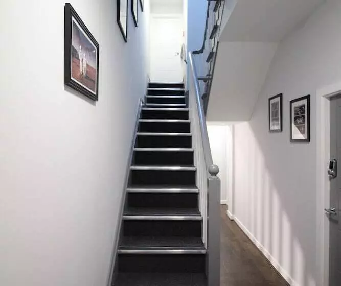 Apartments St Thomas Road