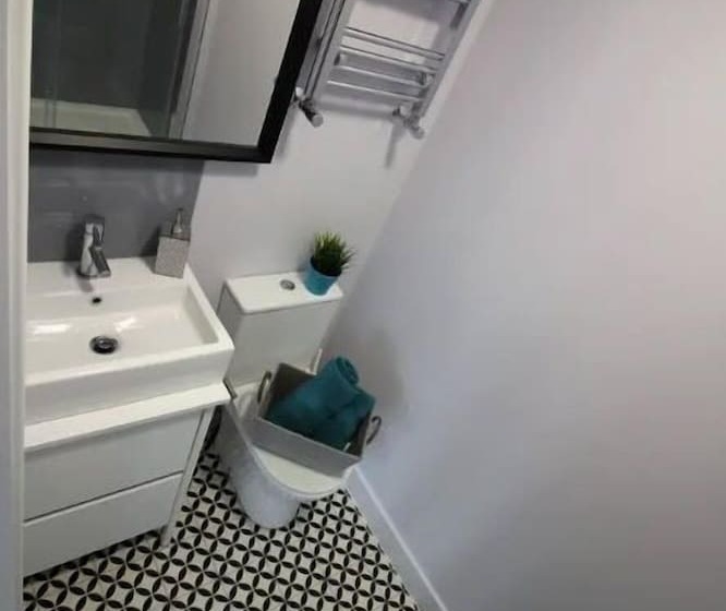 Apartments St Thomas Road