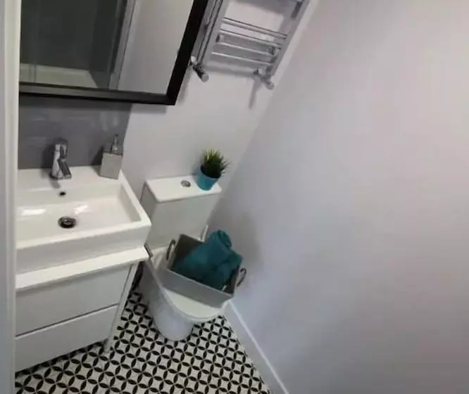 Apartments St Thomas Road