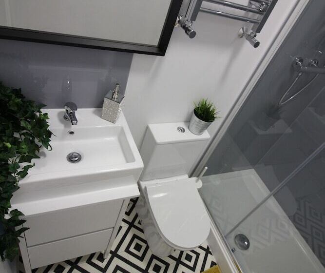 Apartments St Thomas Road