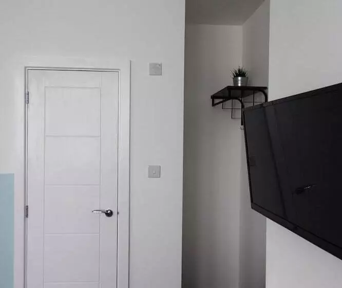 Apartments St Thomas Road