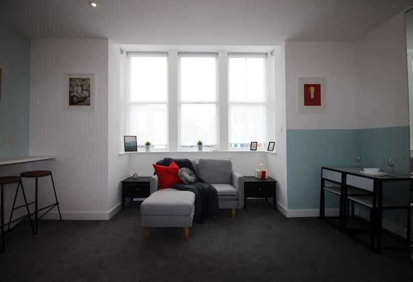 Apartments St Thomas Road