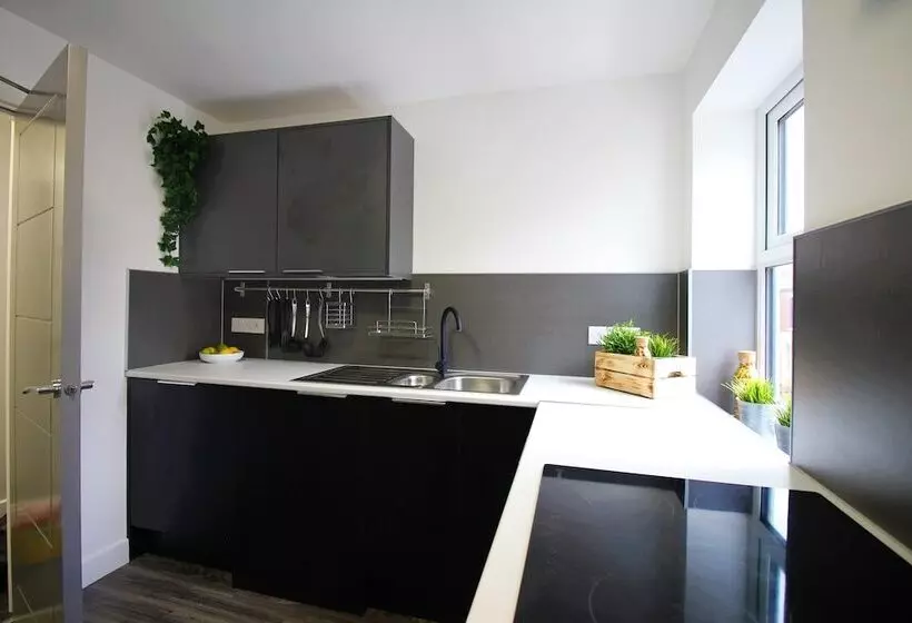 Apartments St Thomas Road