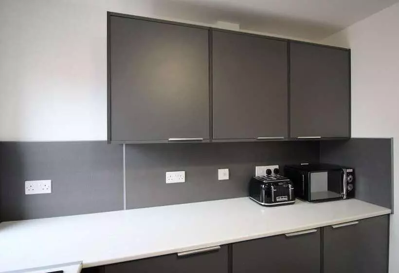 Apartments St Thomas Road