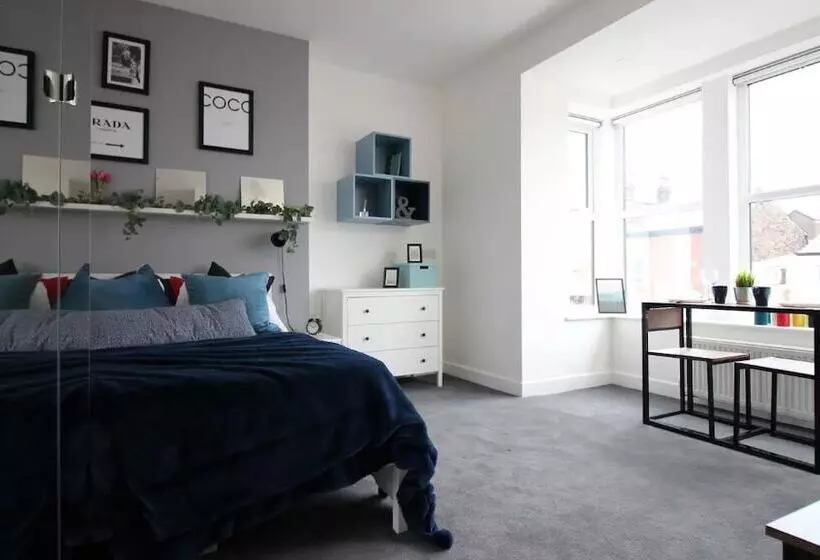 Apartments St Thomas Road