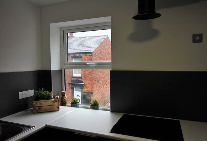 Apartments St Thomas Road