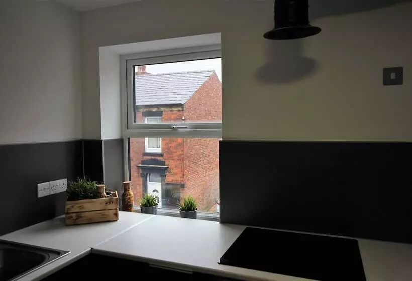 Apartments St Thomas Road