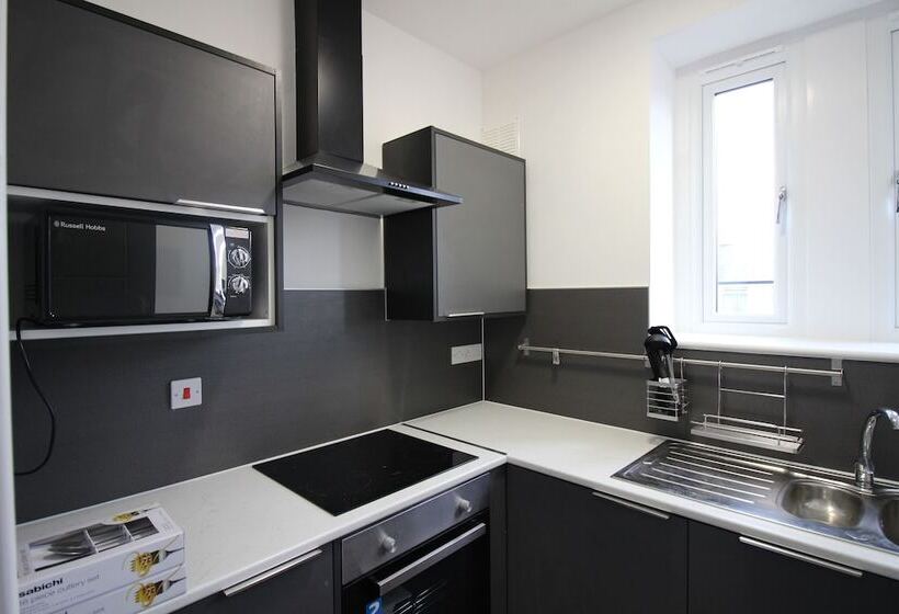 Apartments St Thomas Road