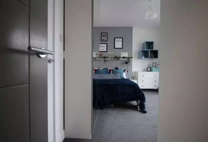 Apartments St Thomas Road