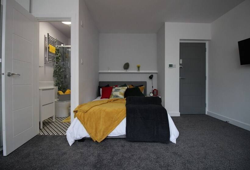 Apartments St Thomas Road