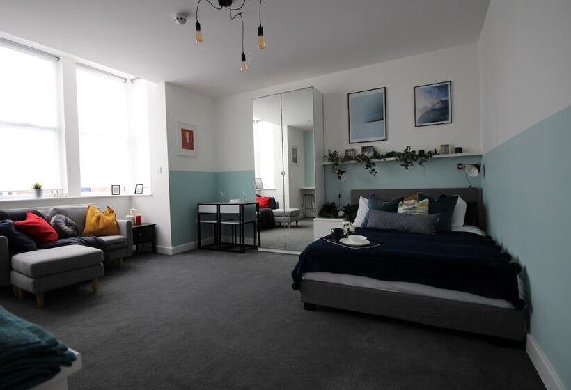 Apartments St Thomas Road