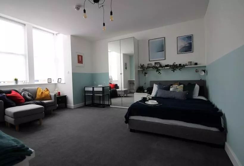 Apartments St Thomas Road