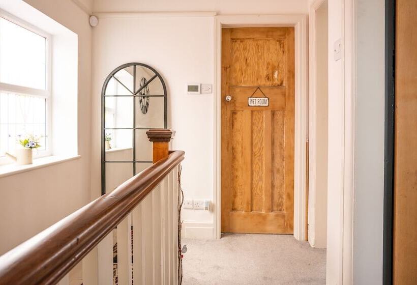 Contemporary Bright House 20 Min To Manc