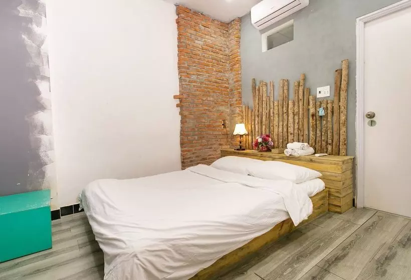 Dgreen Hostel