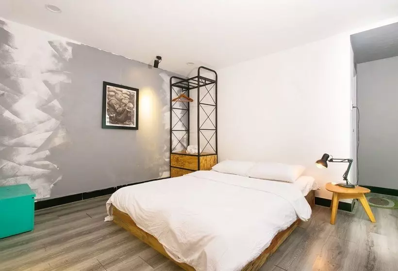 Dgreen Hostel