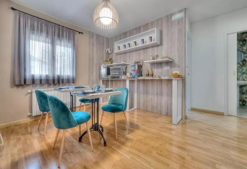 簡易ホテル Pura Vida Pirineos