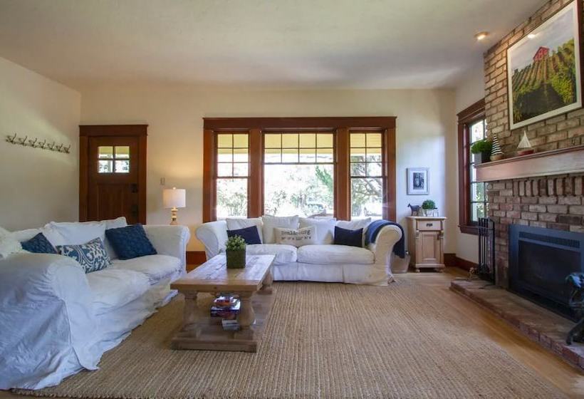 فندق فئة نجمة واحدة Zo Wines Estate