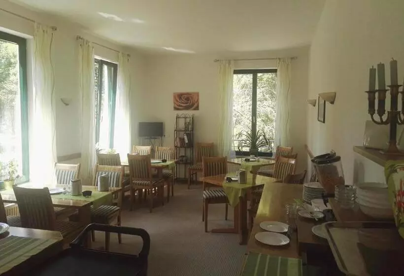 Hotelli Kurparkstübl Bad Schandau