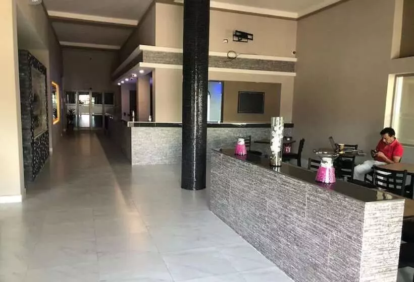 هتل Plaza Arteaga