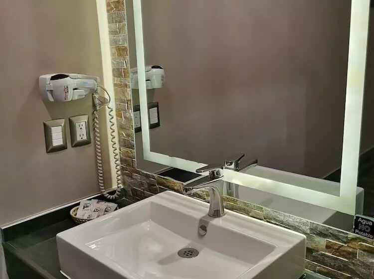 هتل Plaza Arteaga