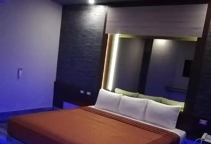 هتل Plaza Arteaga