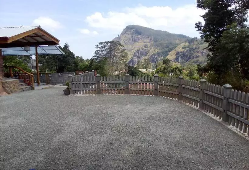 ホテル Ella Rawana Den