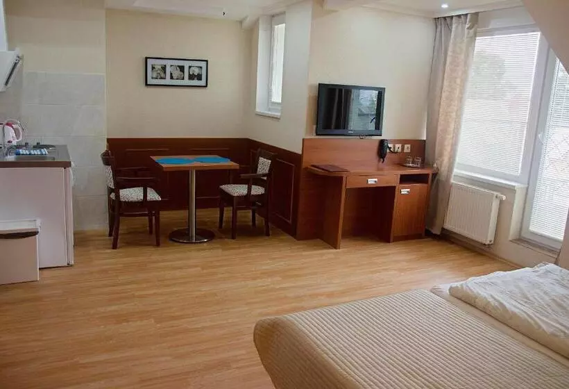 پانسیون Penzion Astra