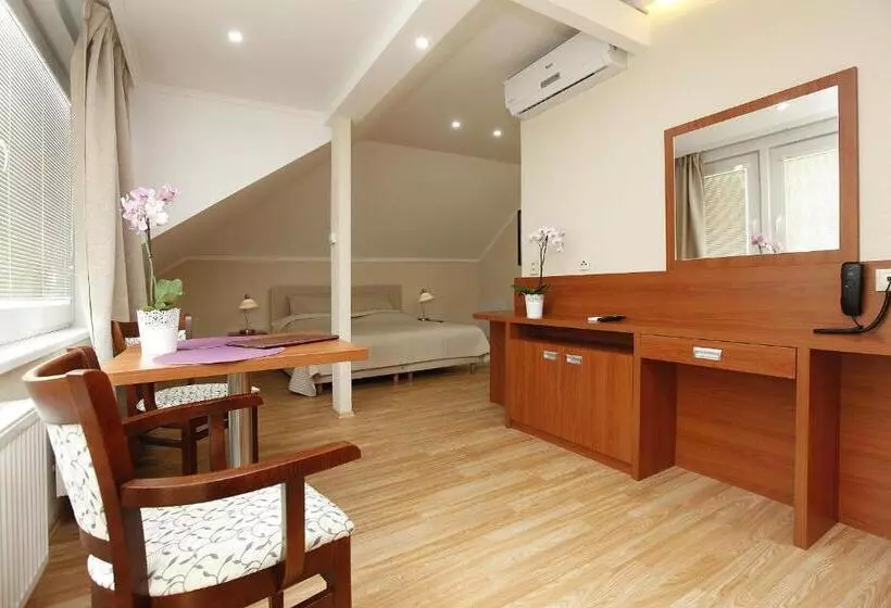 پانسیون Penzion Astra