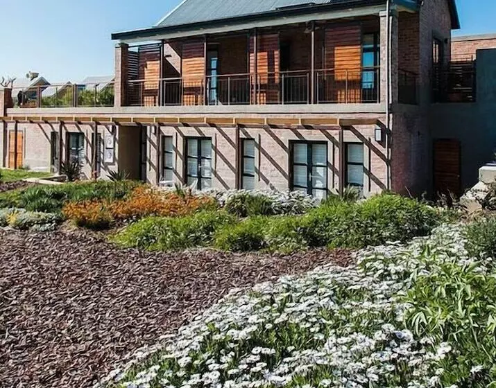 Majatalo Vineyard Views Country House