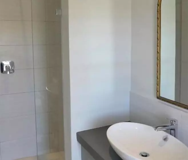 Majatalo Vineyard Views Country House