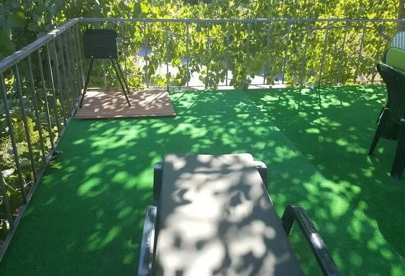 Carvalhosa Apartment