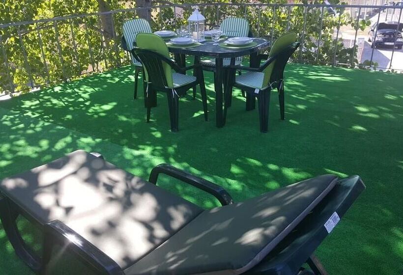 Carvalhosa Apartment