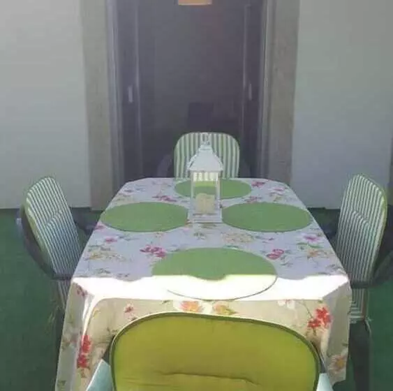 Carvalhosa Apartment