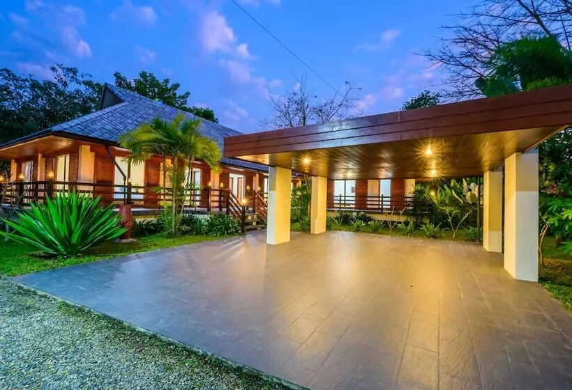 ホテル Hada Resort Chaingmai