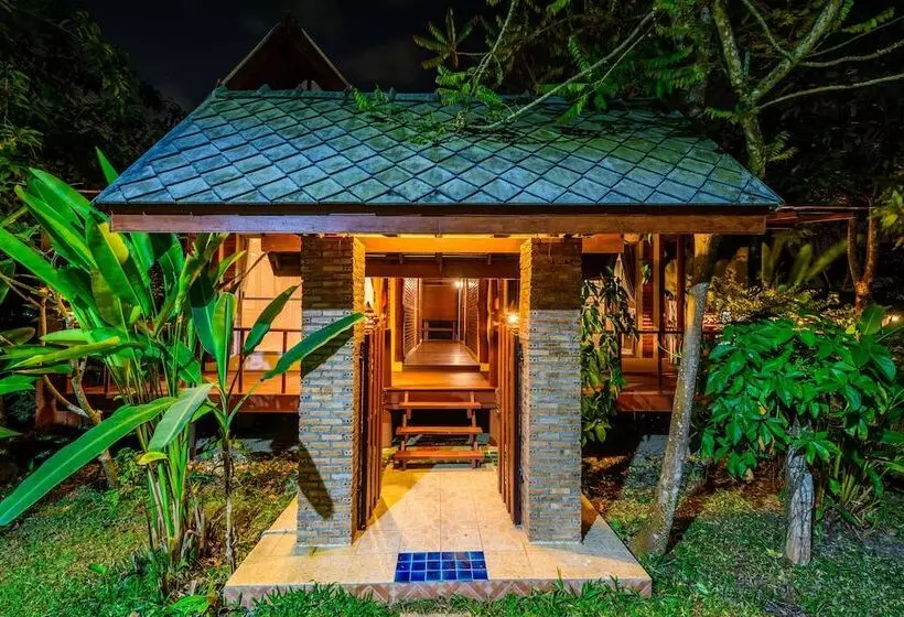 ホテル Hada Resort Chaingmai