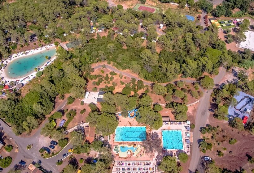 בית מלון כפרי La Pierre Verte Camping Village