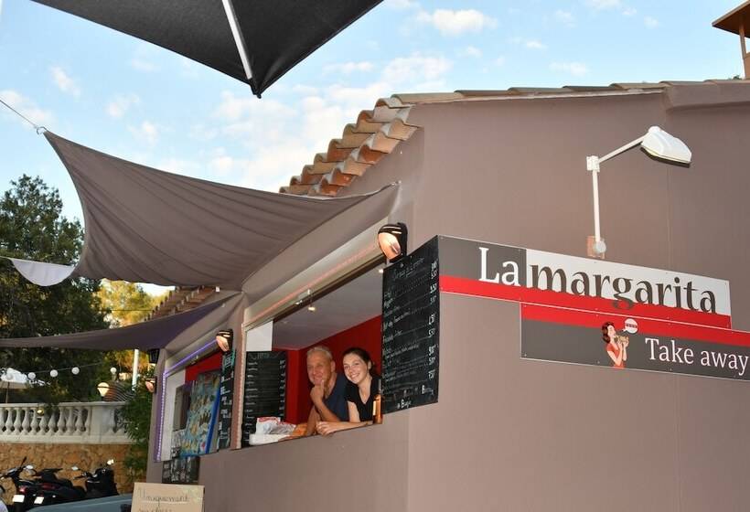 בית מלון כפרי La Pierre Verte Camping Village