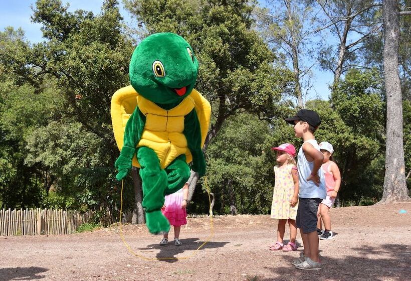 בית מלון כפרי La Pierre Verte Camping Village