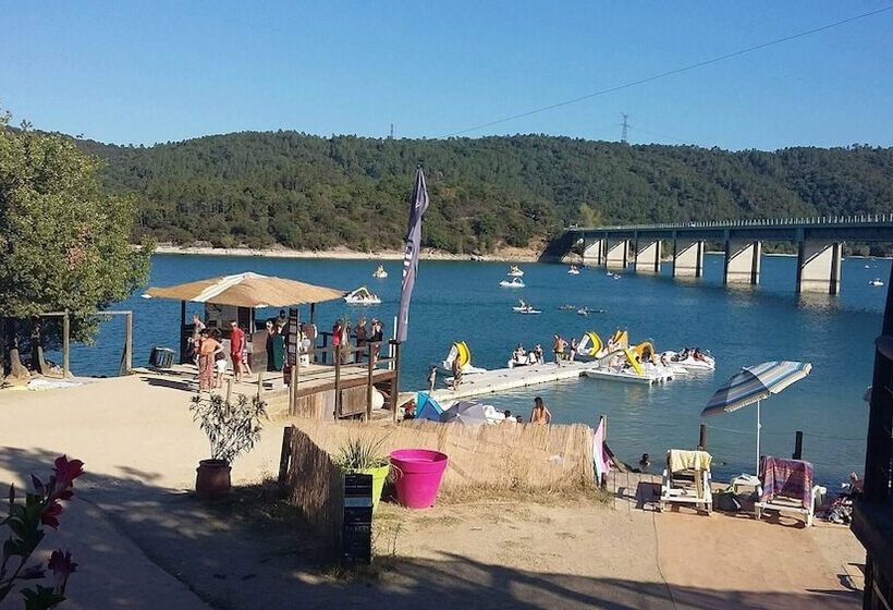 בית מלון כפרי La Pierre Verte Camping Village