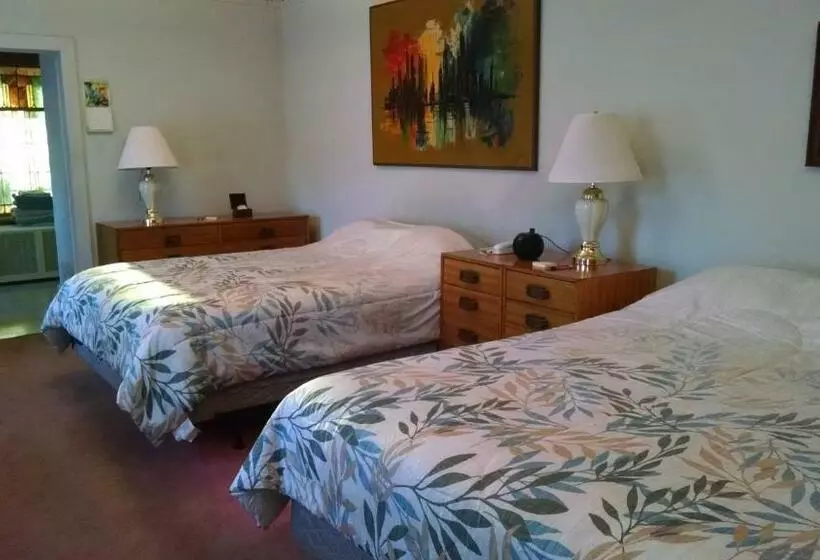 Fish & Loaves Bed And Breakfast