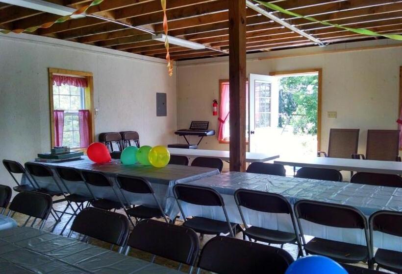 Fish & Loaves Bed And Breakfast