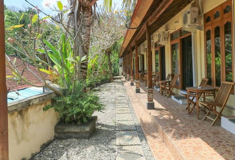 هتل Kubu Tamu Homestay