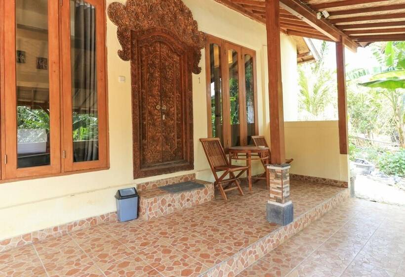 هتل Kubu Tamu Homestay