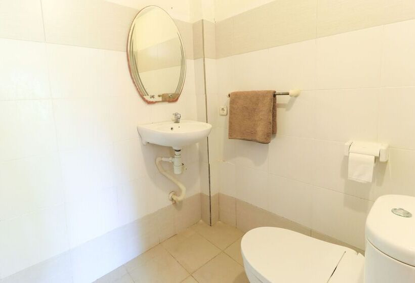 هتل Kubu Tamu Homestay