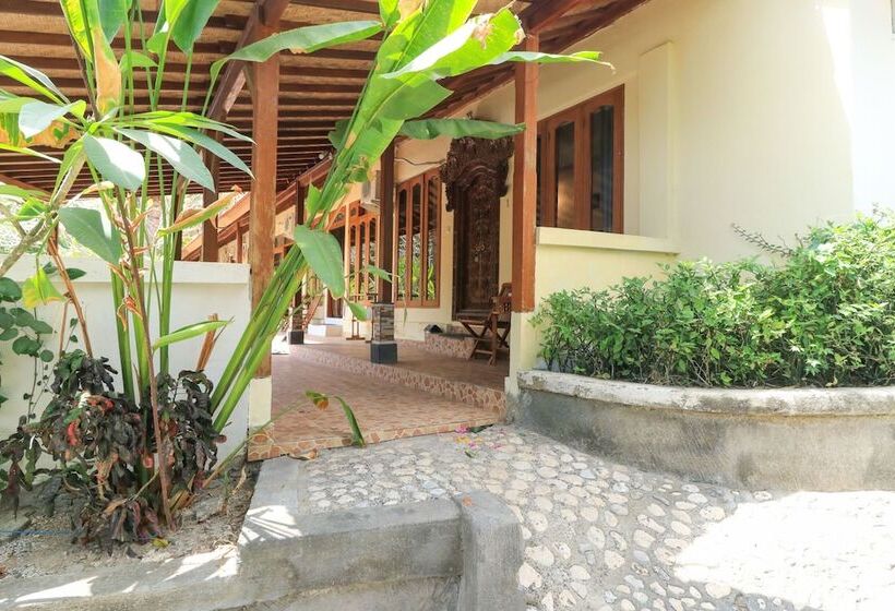 هتل Kubu Tamu Homestay