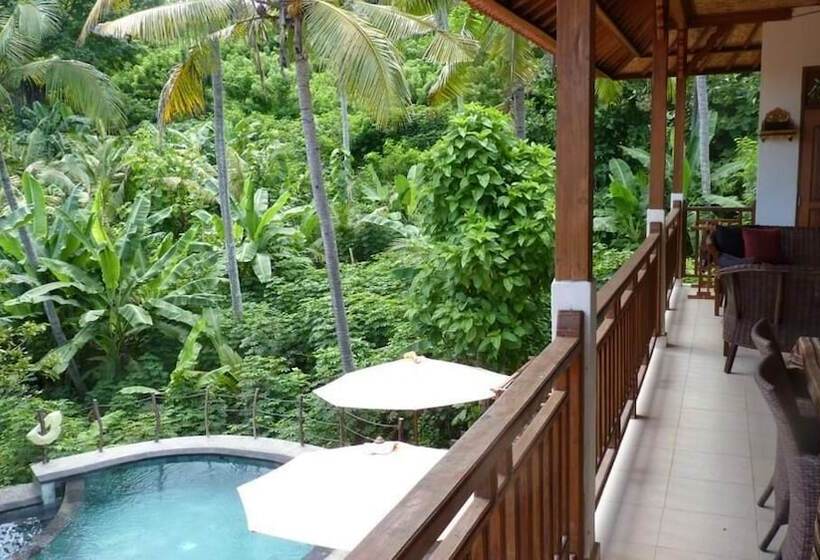 هتل Kubu Tamu Homestay