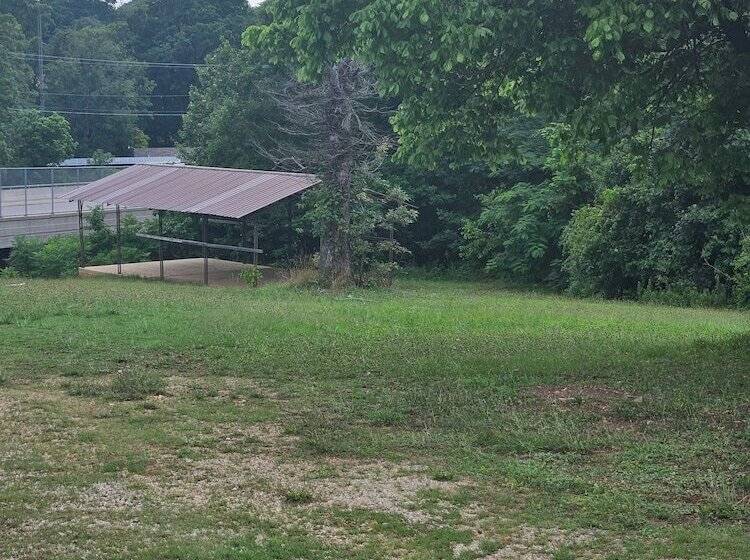 Motelli Riverview Cabins