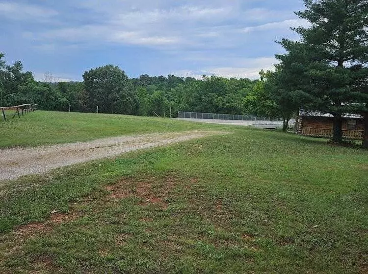 Motelli Riverview Cabins