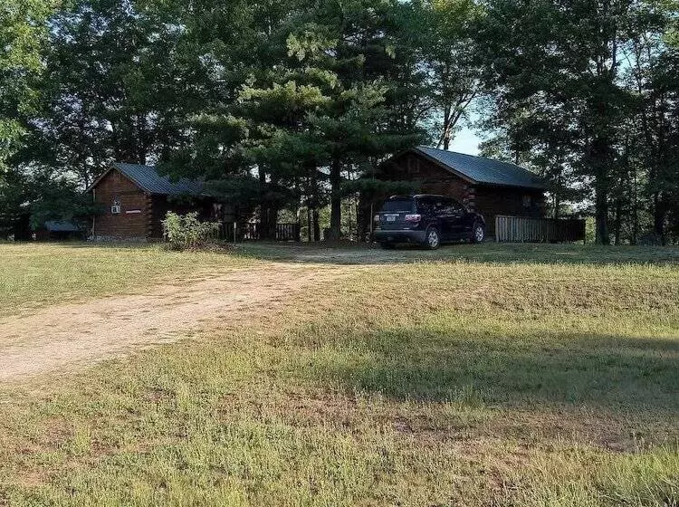 Motelli Riverview Cabins