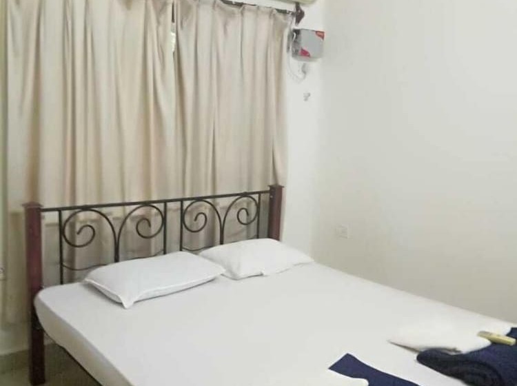 פנסיון Diakon Holidays